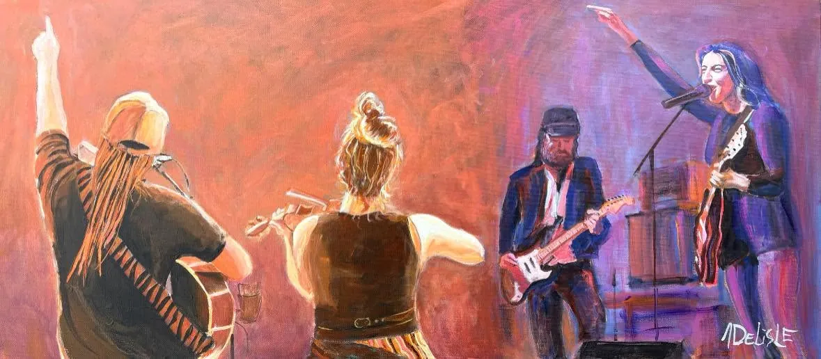 Festi St-Fé, acrylique de 18 x 40 po : des musiciens sur scène devant la foule, lumières de spectacle