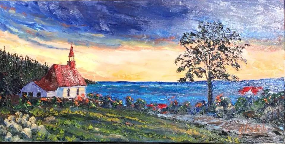 La nature en plein cœur, huile de 20 x 40 po : une petite église au toit rouge et un grand arbre face au fleuve, au coucher du soleil